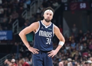 开云体育在线-日本男篮绝杀独行侠，克莱一己之力扛起全队的简单介绍