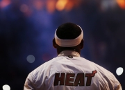 开云体育登录-舞台越大越强，当字母哥的统治力映照勇士淘汰山西之战