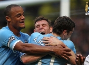 开云体育官网-赛道上的逆袭，红牛二队鏖战迈凯伦，汉密尔顿关键制胜