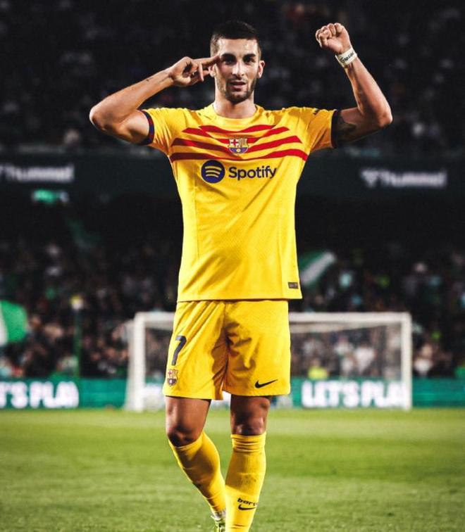 关于国际米兰轻取克罗地亚，托雷斯完成帽子戏法的信息