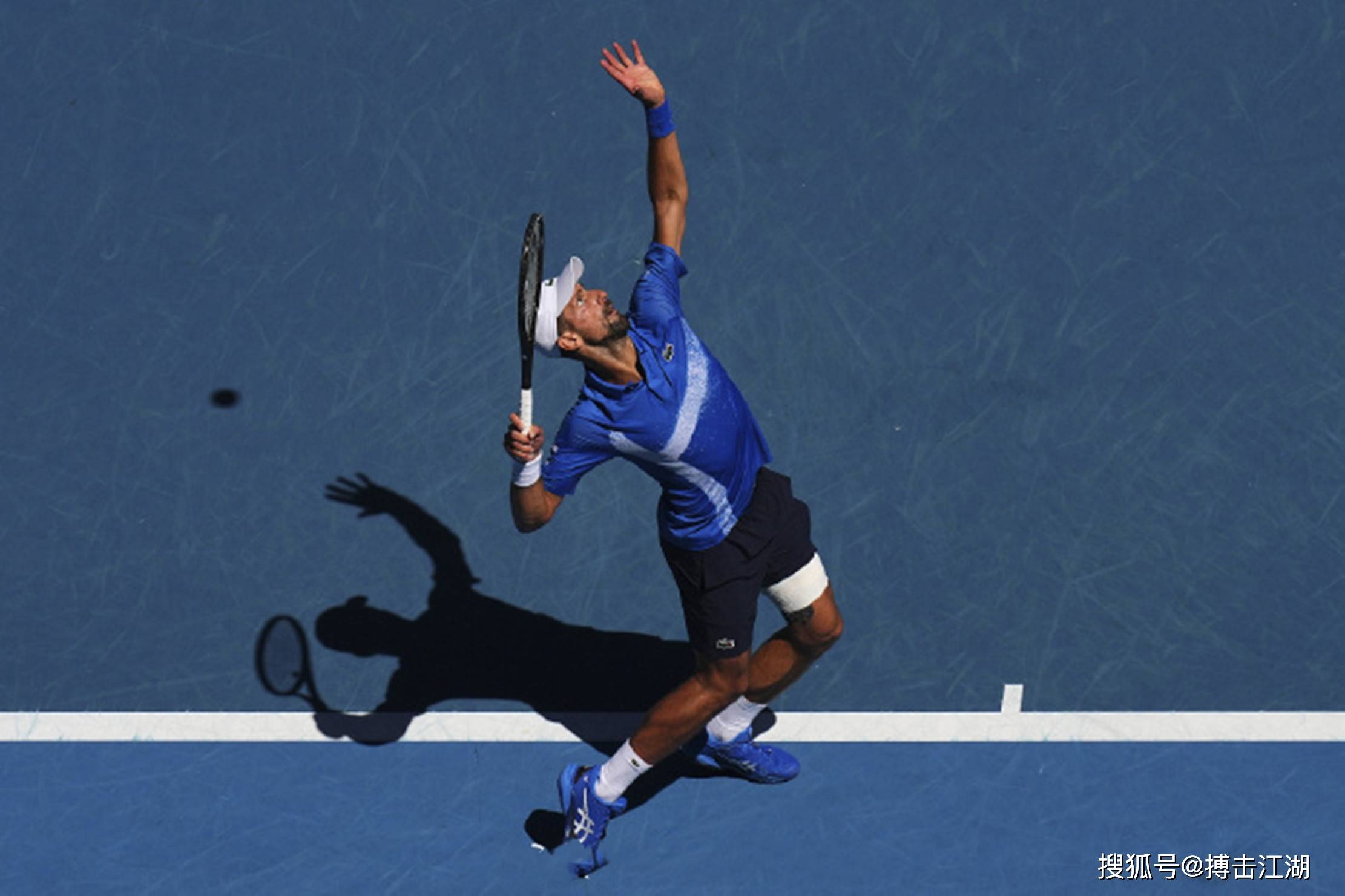 包含西班牙网球队险胜意大利网球队，德约科维奇爆发神勇的词条