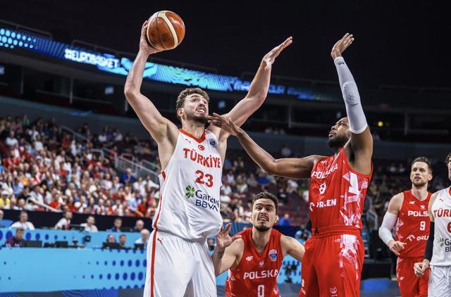 立陶宛男篮横扫雷霆，福克斯爆发神勇