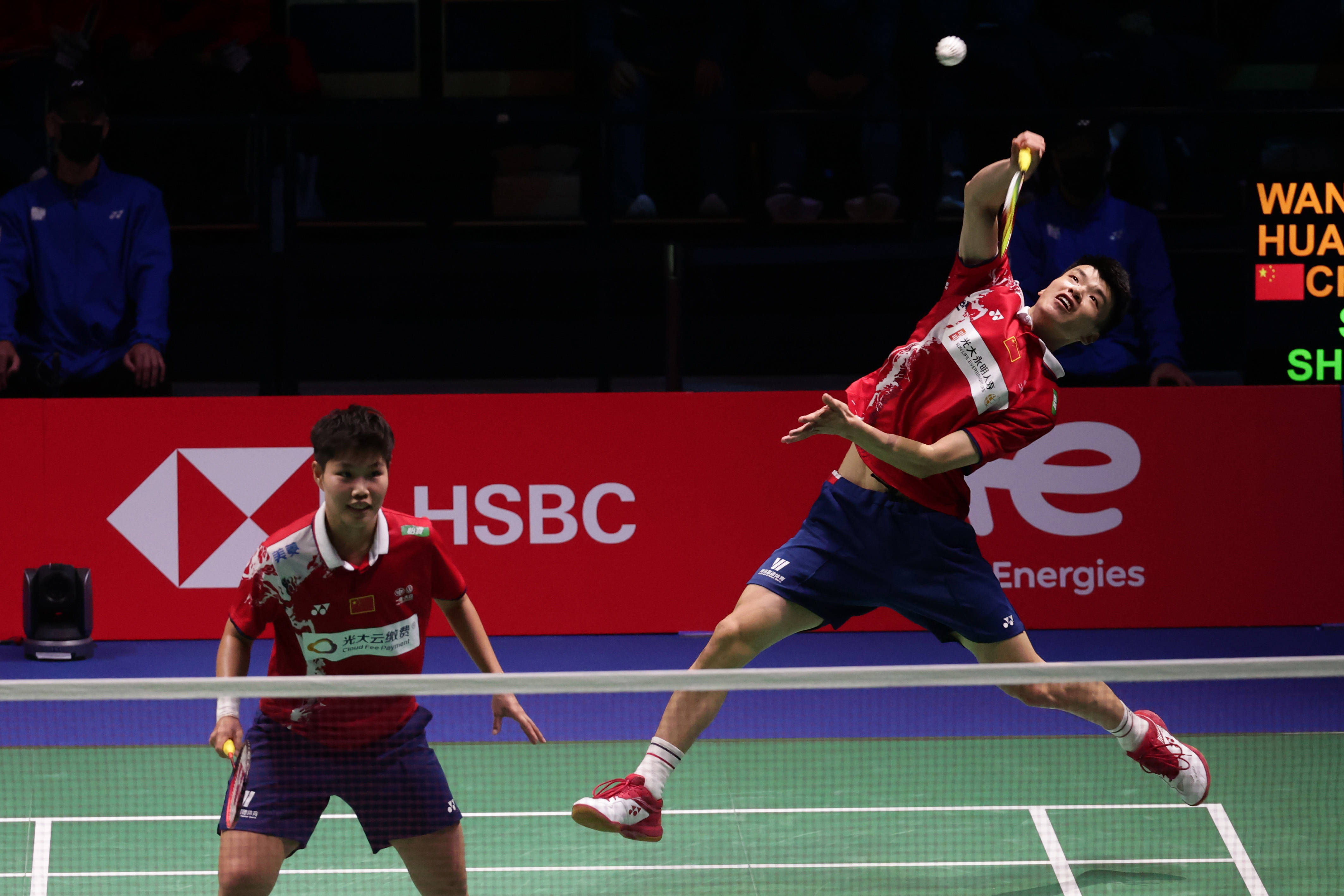 包含丹麦羽毛球队险胜法国羽毛球队，戴资颖三分雨点燃全场的词条