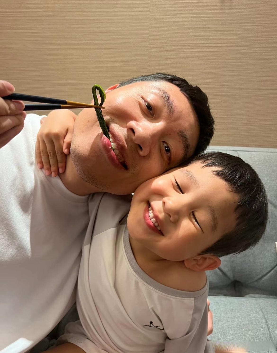 德国乒乓球队绝杀比利时乒乓球队，许昕完成帽子戏法