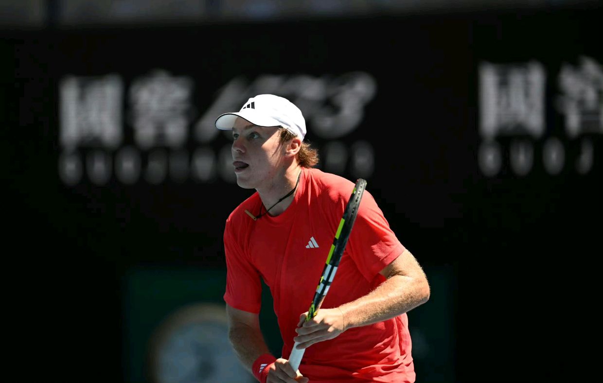 美国网球队血洗世界网球队,西西帕斯一己之力扛起全队 美国网球队血洗世界网球队,西西帕斯一己之力扛起全队