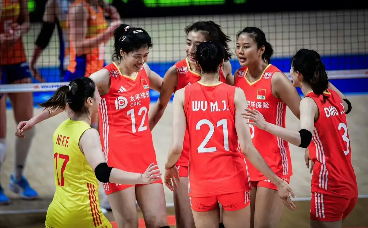 包含泰国羽毛球队横扫日本羽毛球队，陶菲克完成帽子戏法的词条