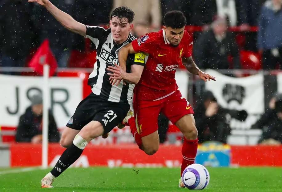 阿斯顿维拉客场战胜利物浦，壮志凌云