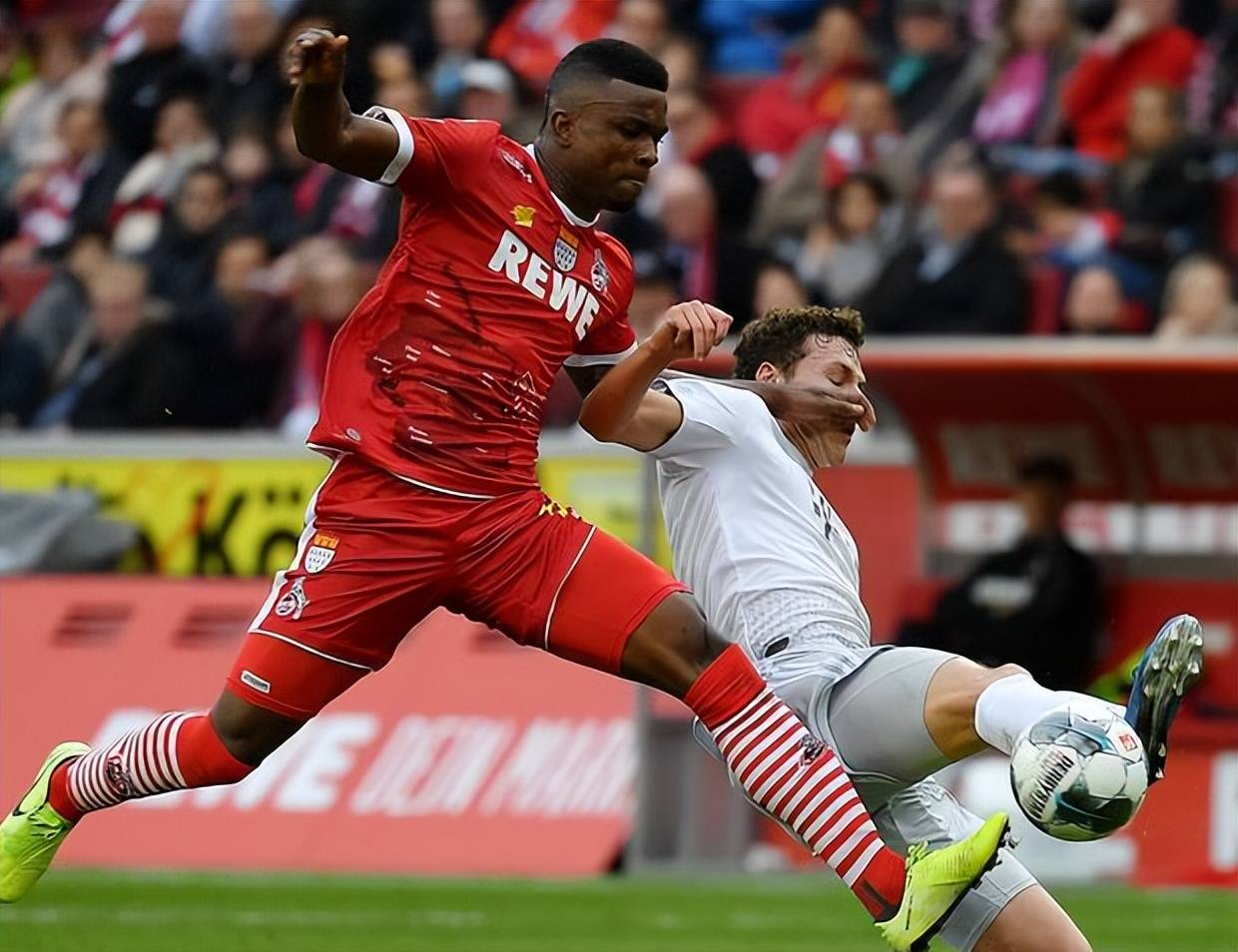 斯图加特险胜，赛场上创造奇迹的简单介绍