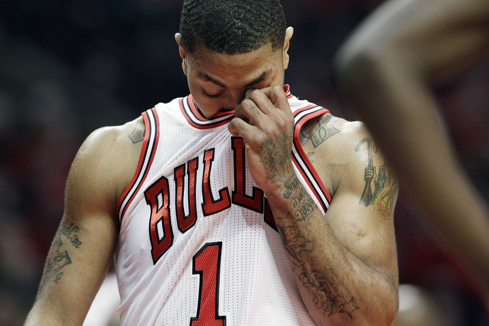 包含公牛老将宣布退役结束15年职业生涯的词条