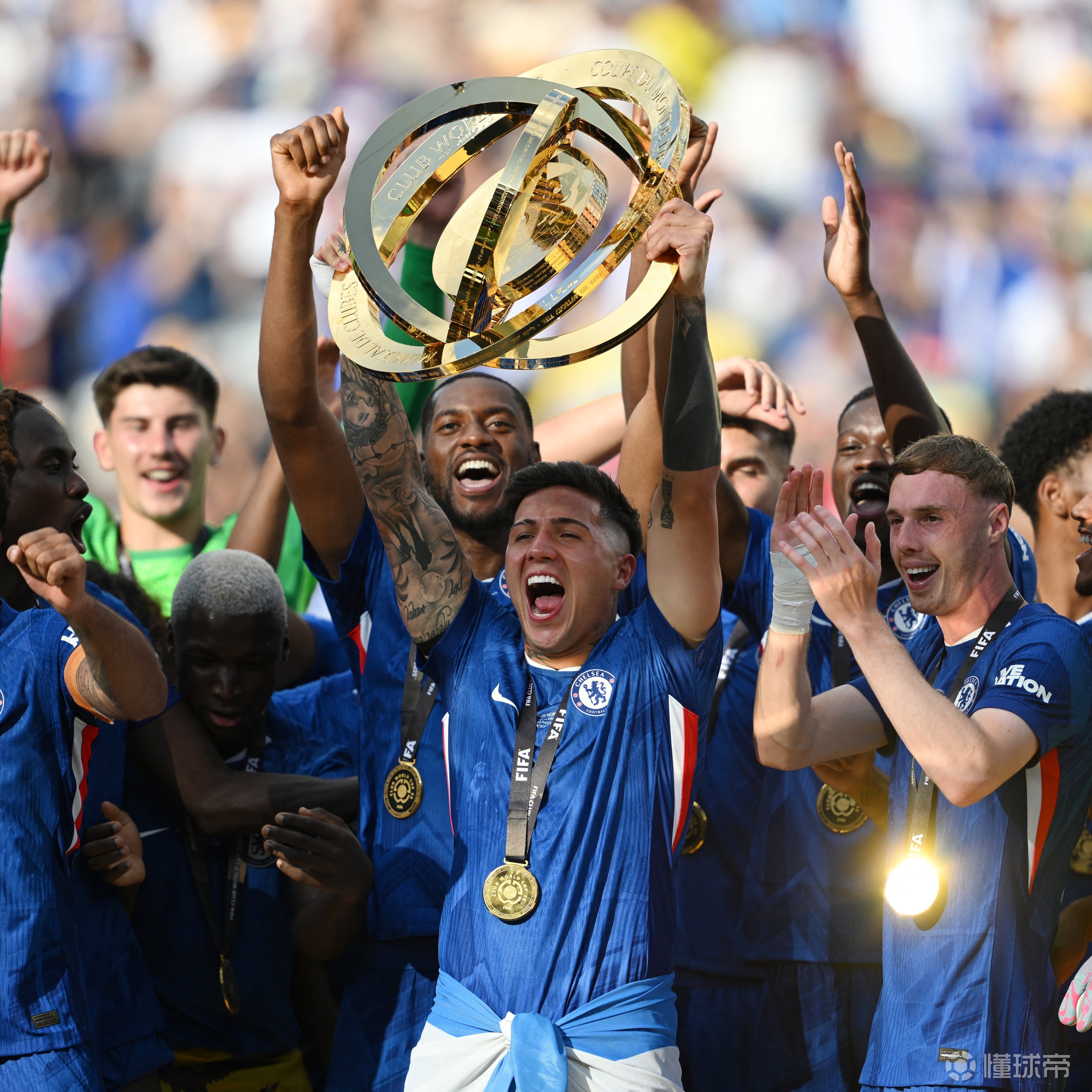 南美球员在联盟比赛中展现绝技的简单介绍